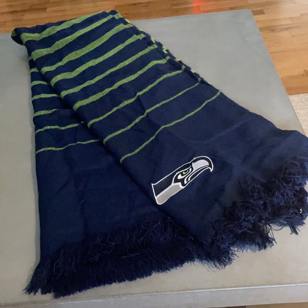 Seahawks Scarf - Picture 2 of 2